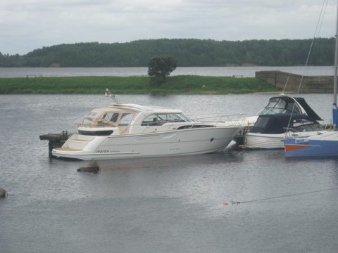2016 Marex 370 Aft Cabin Cruiser